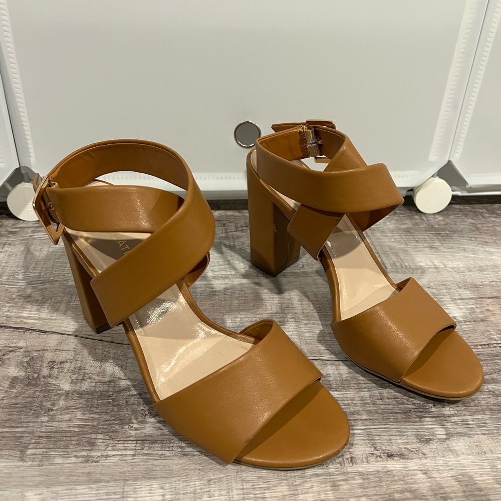 Size 39 Le Chateau Heels
